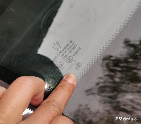 9萬塊買輛12年的法系跑車，小哥上來就砍價1萬，賣家：成交