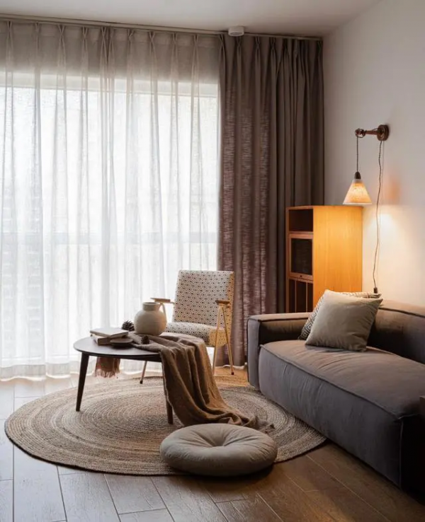 小戶型改造 80㎡原木日式風，三居裝出大格局，微調大法簡直神了