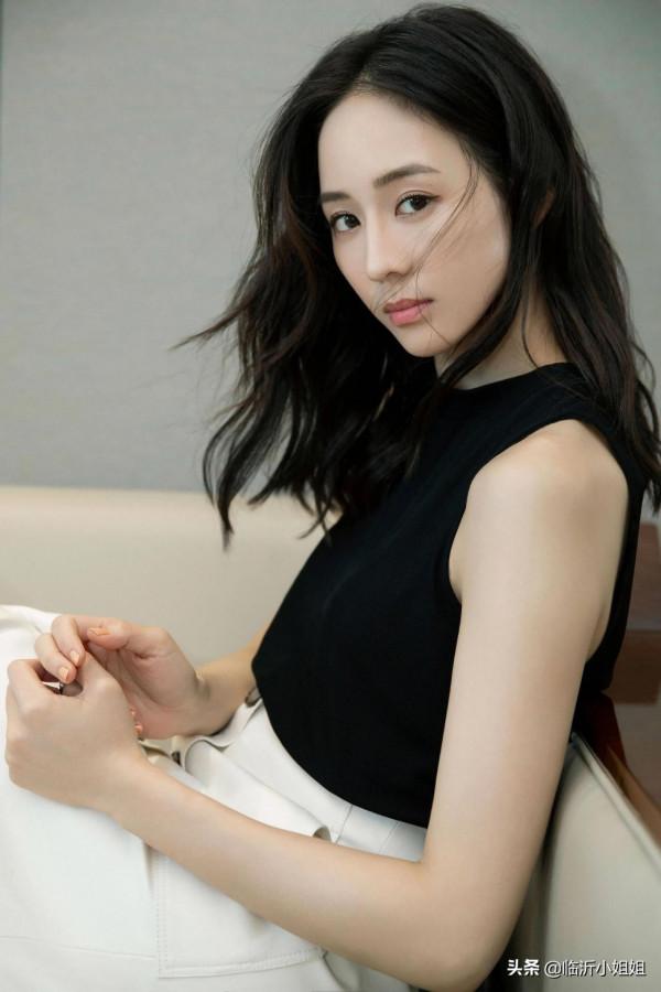 張鈞甯，優雅溫婉的知性美女！才華型藝人的代表，太迷人了