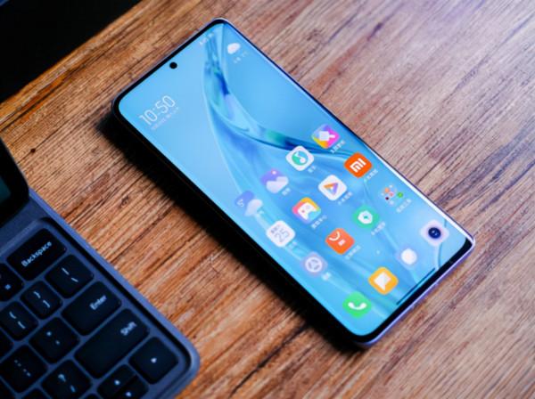 蘋果的壓力確實很大，在眾多廠商對標下，蘋果13的價格再次調整