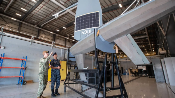 美國海軍在約旦測試無人駕駛帆船 美國海軍在約旦測試無人駕駛帆船