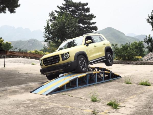 越野真較量，哈弗大狗和RAV4榮放究竟誰更“野”？