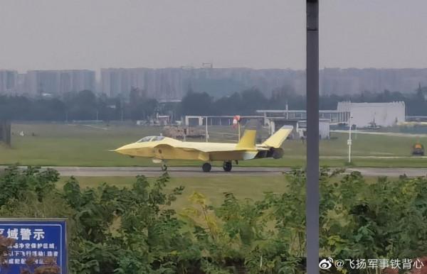 雙座型殲20S試飛,是教練機還是攻擊機?簡單分析其將扮演的角色 雙座型殲20S試飛,是教練機還是攻擊機?簡單分析其將扮演的角色