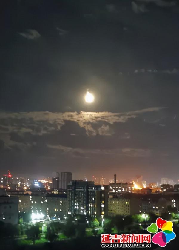 中秋之夜延吉人的朋友圈 月出驚豔