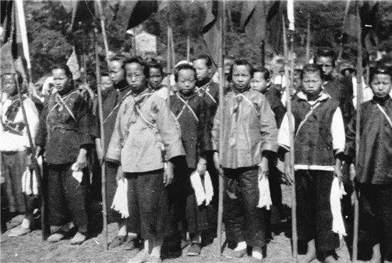 這支給她們帶來解放的軍隊,今天依舊是成就夢想的舞臺 這支給她們帶來解放的軍隊,今天依舊是成就夢想的舞臺