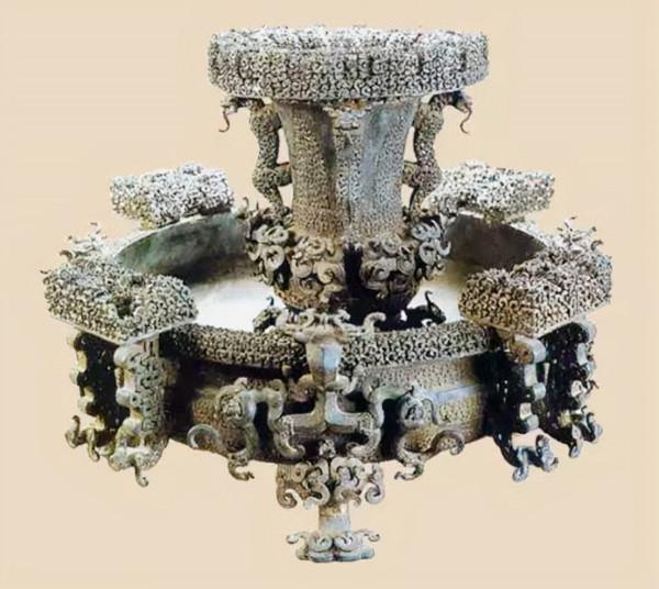 1978年，湖北發現豪華水墓，出土21口陪葬棺材