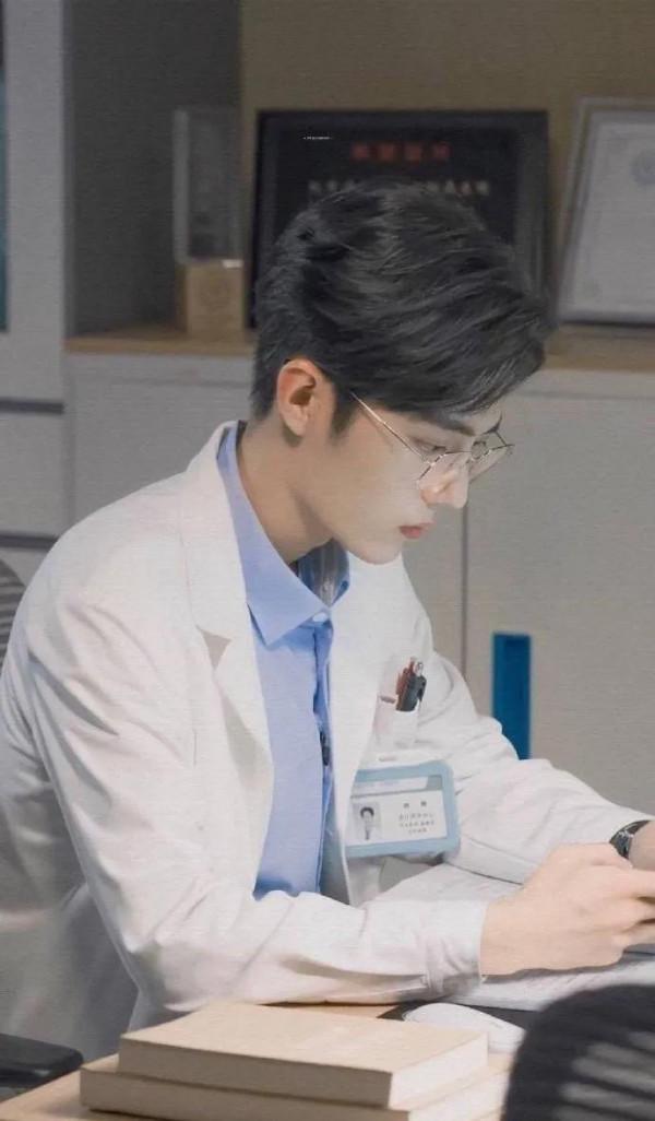 沒演技就別怪戲份不夠，這6位男二深得觀眾心，人氣完全壓過男主