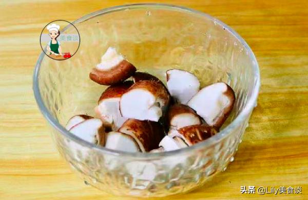 中秋家宴，這素菜記得吃，不放肉也香，5分鐘上桌，寓意花好月圓