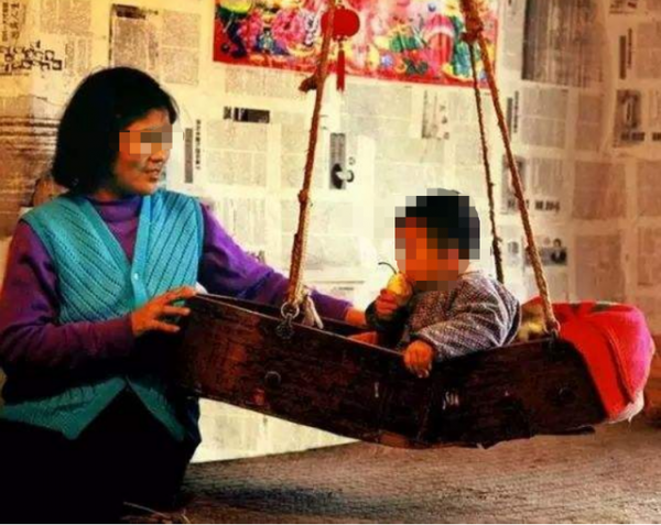 男童總流鼻血，醫生卻叫來母親外婆進行血液化驗，檢查後母親痛哭