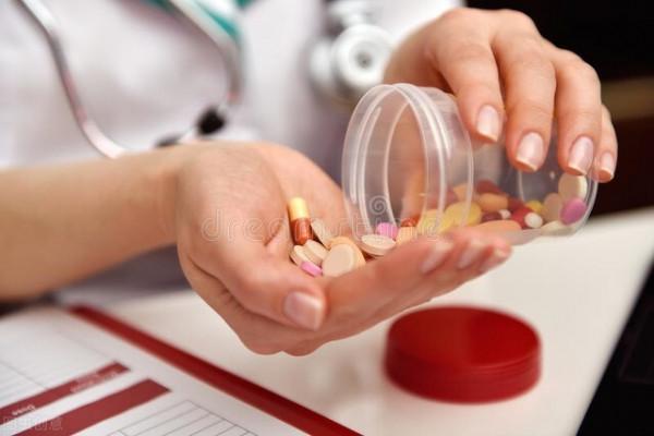 體檢查出了幽門螺桿菌,吃了半個月藥,再查還是陽性,怎麼辦 體檢查出了幽門螺桿菌,吃了半個月藥,再查還是陽性,怎麼辦