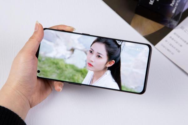 當下買手機敲重點，長續航&plus;高效能是重點，這4款手機真的做到了