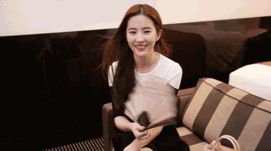 披個“麻袋”也好看是什麼感覺?我心中這4位女明星就是 披個“麻袋”也好看是什麼感覺?我心中這4位女明星就是