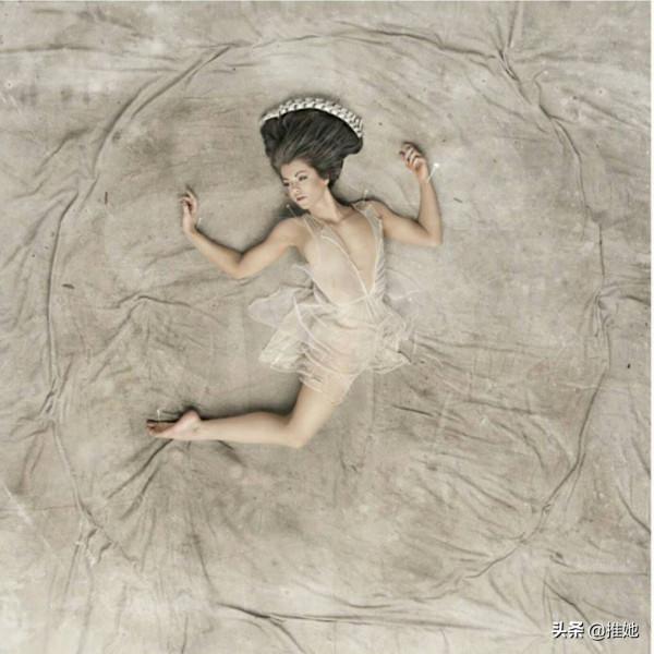 6歲被截肢，20歲被網暴，女孩兒鼓足勇氣成為內衣模特