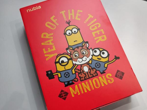 努比亞小黃人虎年限定禮包開箱：606元 適配你所有的充電需求