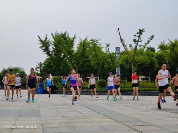 這4個方面來看，慢跑比快跑更具備鍛鍊意義