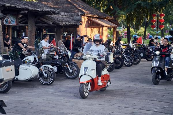 「活動聚會」世界公園潮車節 低趴改裝車一次看個夠
