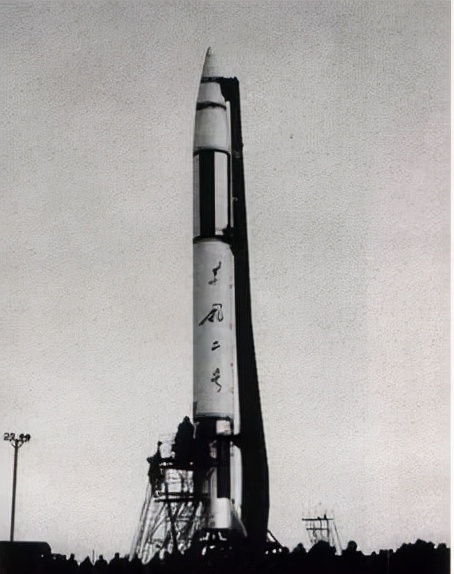 導彈發射燃料新增不足,這個年輕人建議錢學森:再卸600公斤燃料 導彈發射燃料新增不足,這個年輕人建議錢學森:再卸600公斤燃料