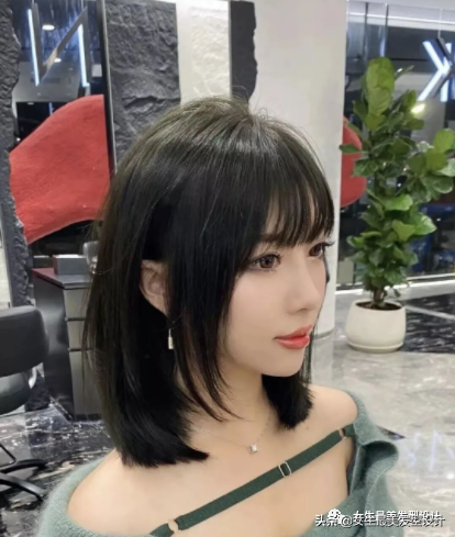 時尚永不過時！年尾“鎖骨發”