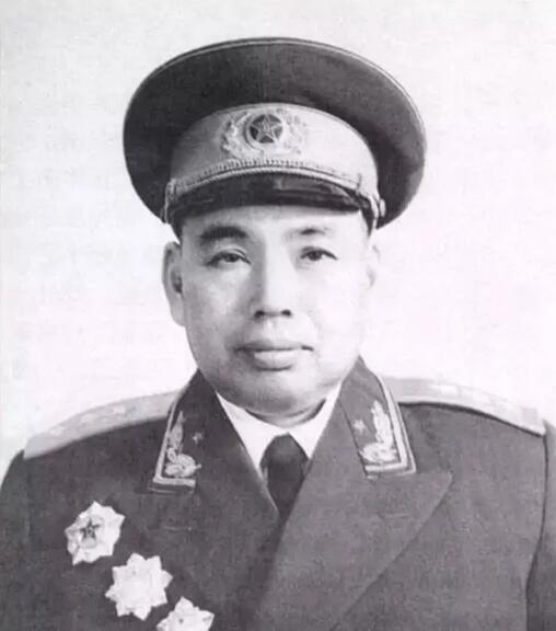 開國上將許世友回憶有飛機助戰的黃安戰役