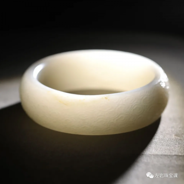 買玉鐲，如何挑選心儀款？看了心裡就有數