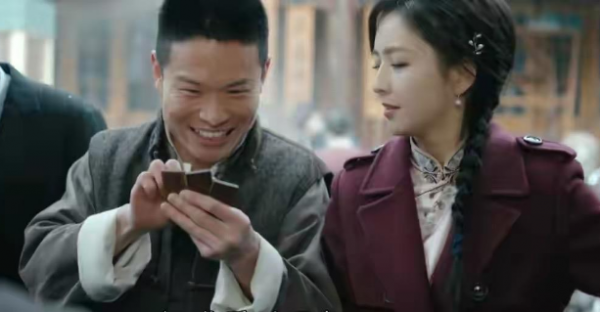 《霞光》中的甄精細，成了毛衛寧導演的御用演員，合作過5次