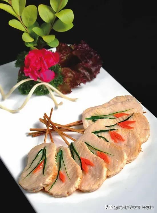 九道新穎冷盤製作，量少精緻，顏值頗高