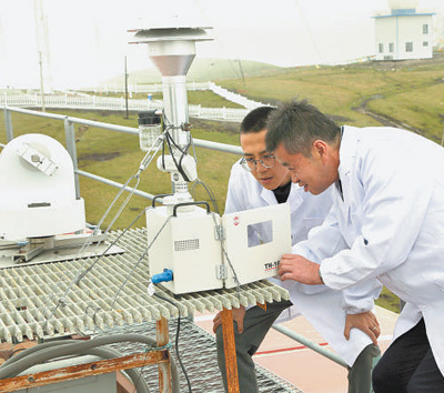 27年,“瓦里關曲線”描繪溫室氣體變遷 27年,“瓦里關曲線”描繪溫室氣體變遷