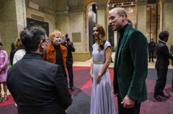 凱特被發現為出席典禮連夜做了眉毛微整,完美妝容讓專家讚不絕口 凱特被發現為出席典禮連夜做了眉毛微整,完美妝容讓專家讚不絕口