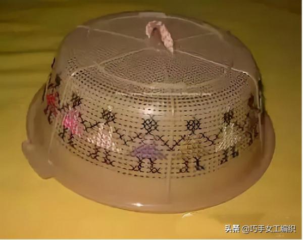 剩餘的十字繡線，在籃子上這樣刺繡，看完第一個就想收了