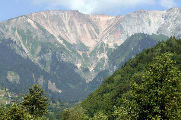 喬治亞的阿扎爾自治共和國：人口35萬，7個省中6個省人口在減少