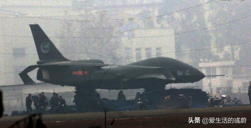 全球範圍內，為啥只有我國無偵7戰略偵察機採用“菱形機翼”？