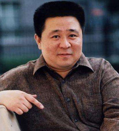 梁冠華：200斤還有女神倒追，因狄仁傑一夜爆紅，娶女導演成贏家