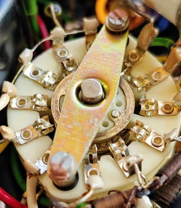 1963年震華500型萬用表!500表的最高工藝水準!三代表拆蓋看差異 1963年震華500型萬用表!500表的最高工藝水準!三代表拆蓋看差異