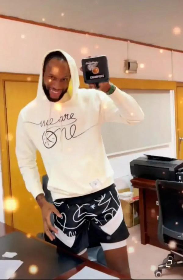 威姆斯：合同簽了，戒指拿了，註冊也成功了，是時候上班