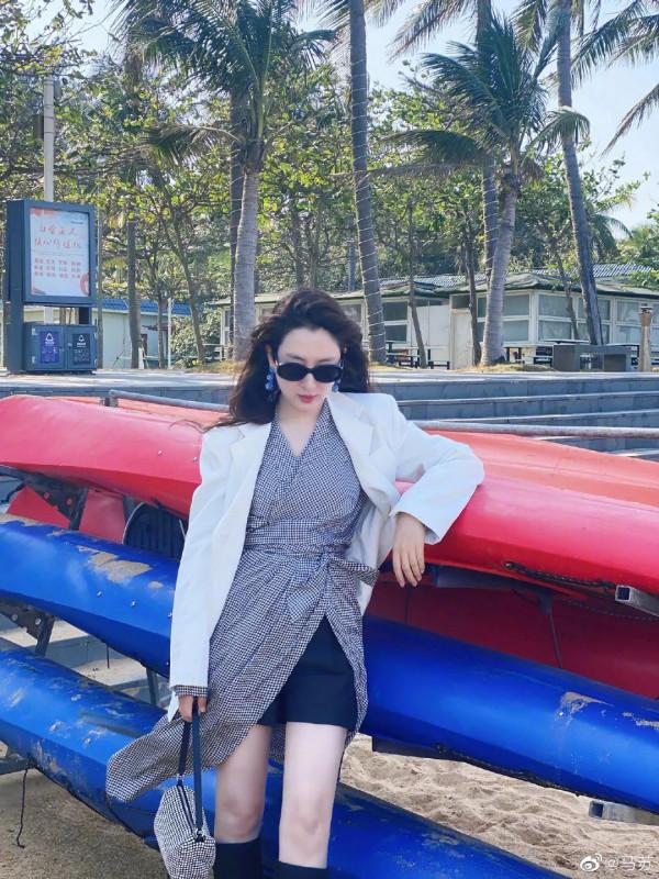 馬蘇在零下二十多度的地方拍戲曬海邊照安慰自己 馬蘇在零下二十多度的地方拍戲曬海邊照安慰自己