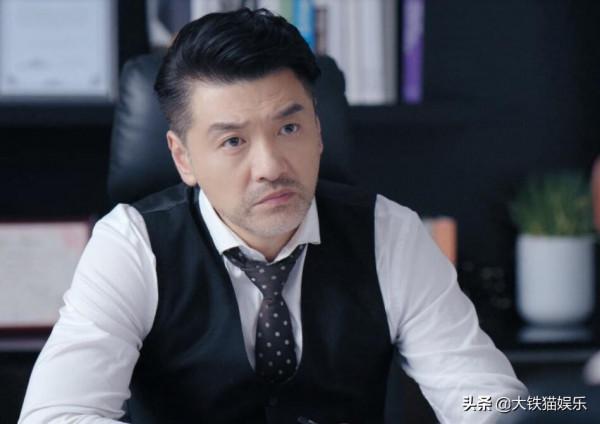 13位自帶“總裁”氣質的男星，分寸感拿捏到位，穩重貴氣還不油膩