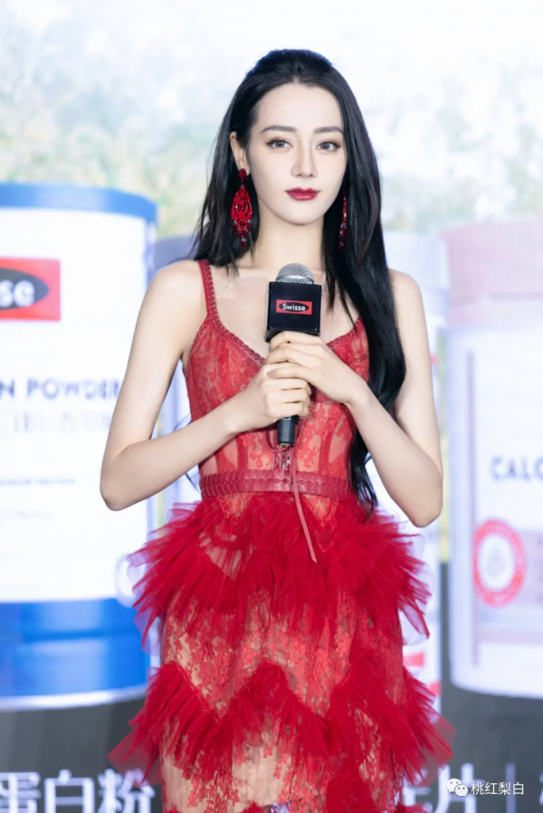 明星紅黑榜:郭碧婷買不起5萬的香奈兒嗎?要靠二胎來換 明星紅黑榜:郭碧婷買不起5萬的香奈兒嗎?要靠二胎來換