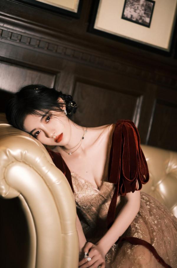 202號“女神”鞠婧禕 202號“女神”鞠婧禕