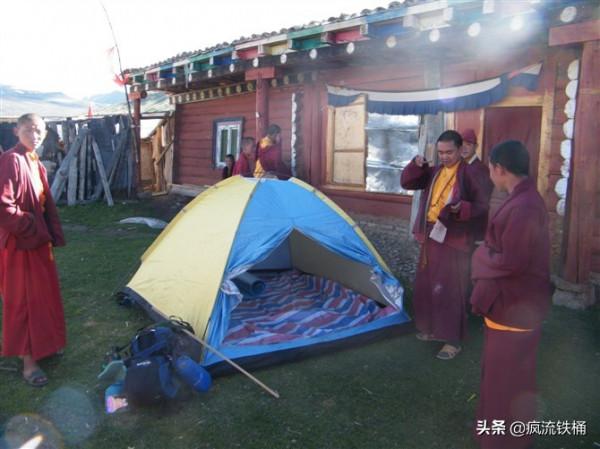 徒步西藏第29天:投宿無門,被山谷中的藏傳佛學院收留 徒步西藏第29天:投宿無門,被山谷中的藏傳佛學院收留