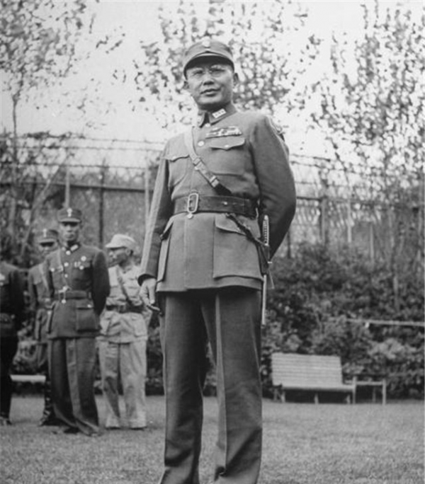 抗戰時期，侵華日軍的歷任總指揮官分別是誰，他們的最終結局如何