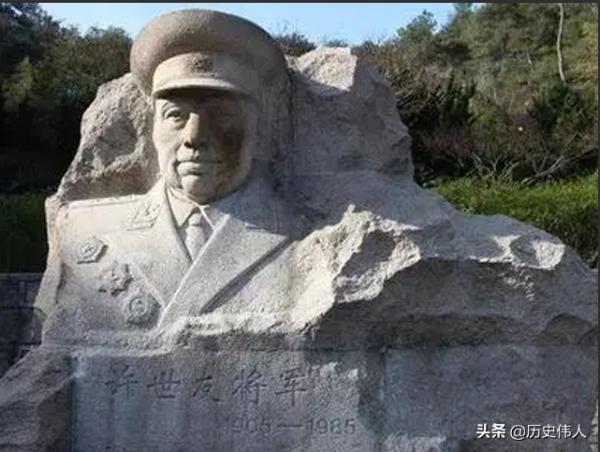 57年許世友回鄉探母，路上和秘書說：咱們動靜小點，我沒告訴老孃