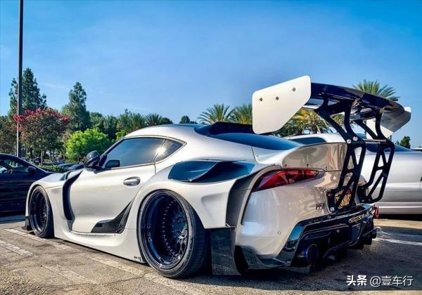 全套HKS寬體+獨特剪刀門,最帥的豐田GR Supra考慮一下? 全套HKS寬體+獨特剪刀門,最帥的豐田GR Supra考慮一下?