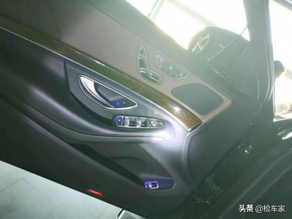 55萬買臺二手賓士S320充排場，生意人的精明？網友：車上才是贏家