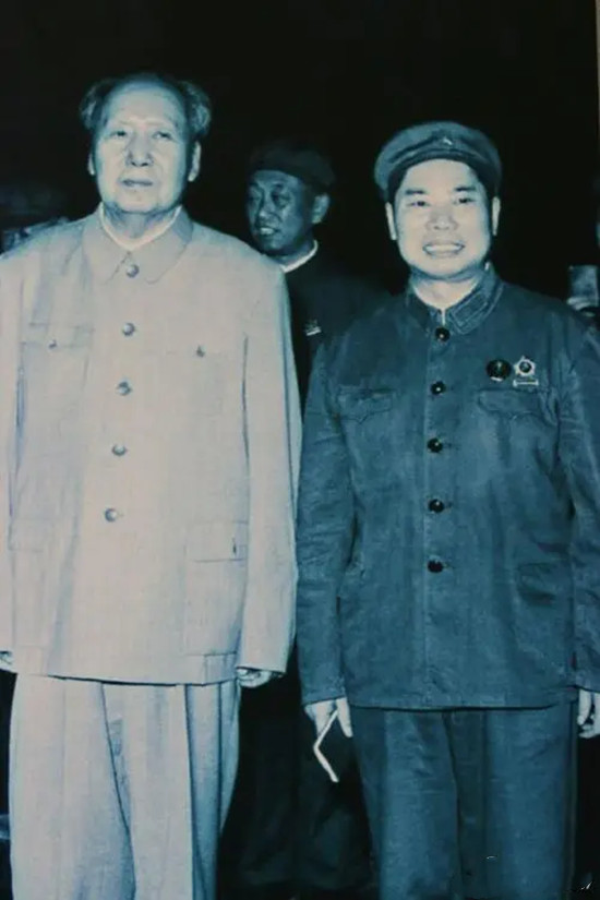 1958年毛主席到濟南,身邊的5位將軍成就都很大,他們都是誰? 1958年毛主席到濟南,身邊的5位將軍成就都很大,他們都是誰?