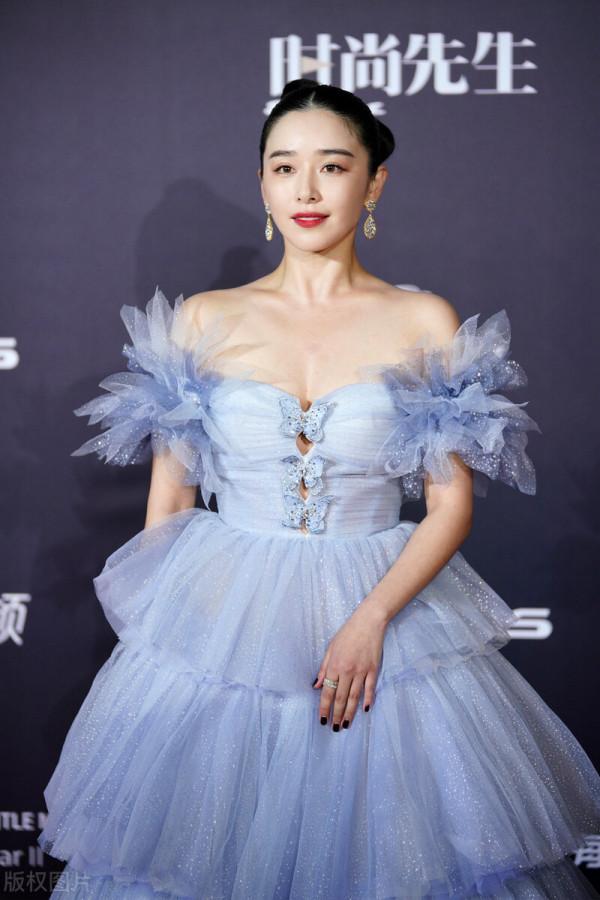 闞清子，花蝴蝶般，真好看