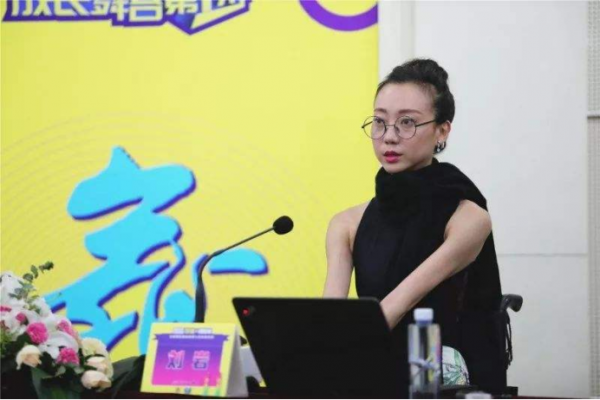 輪椅舞者劉巖：在奧運彩排中摔傷，張藝謀愧疚一生，如今怎樣了