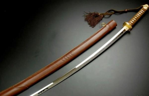 日本欲花百萬贖一把軍刀，我國發現異常：原來刀上刻著9個小字