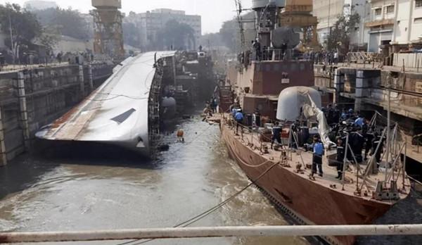 由於政府給予國有企業優先權，印度的海軍和私營造船廠陷入困境