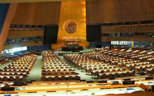 中俄相繼出手，美國被迫連續跟世界唱反調，加速陷入孤立