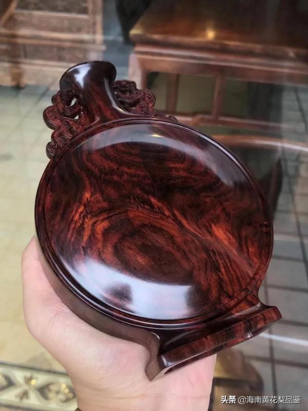 「抱月瓶」吳啟友制越黃紫油梨老料 寬13cm厚4.6cm高18.5cm重526g